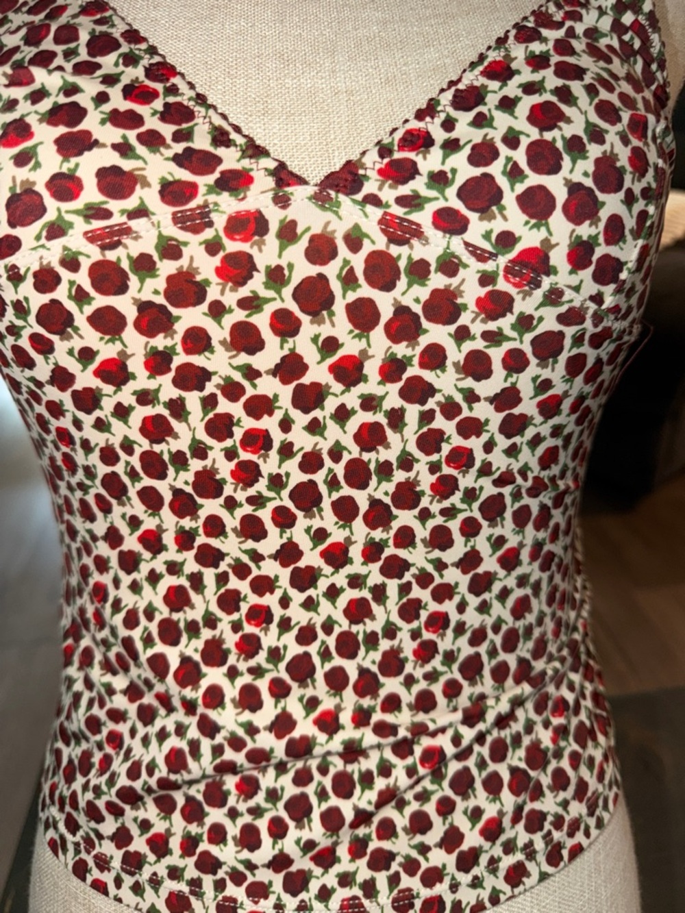 Urban Outfitters Red and Cream Floral Spaghetti Strap Cami - Picture 3 of 3